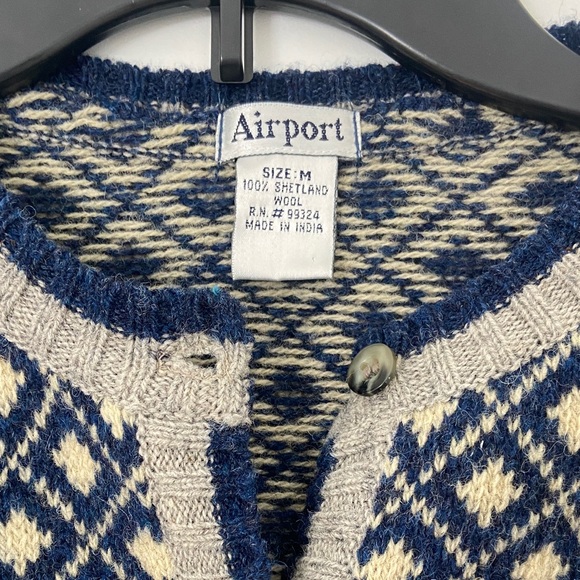 Vintage 100% Shetland Wool Blue and Cream Patterned Cardigan - Picture 5 of 11